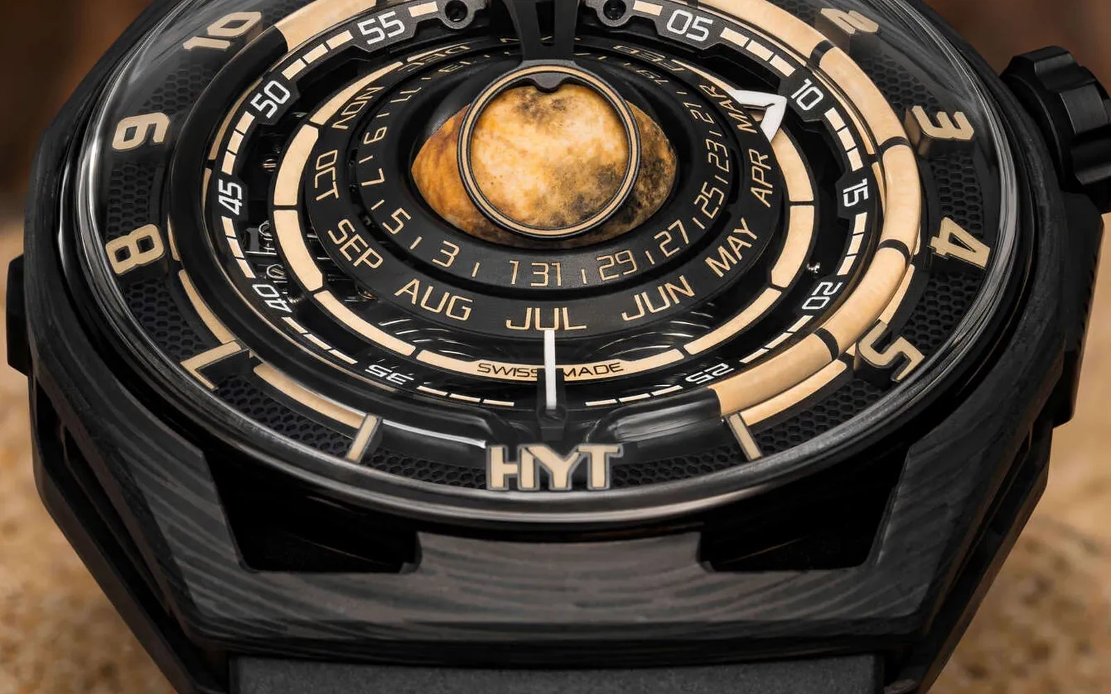 HYT Moon Runner