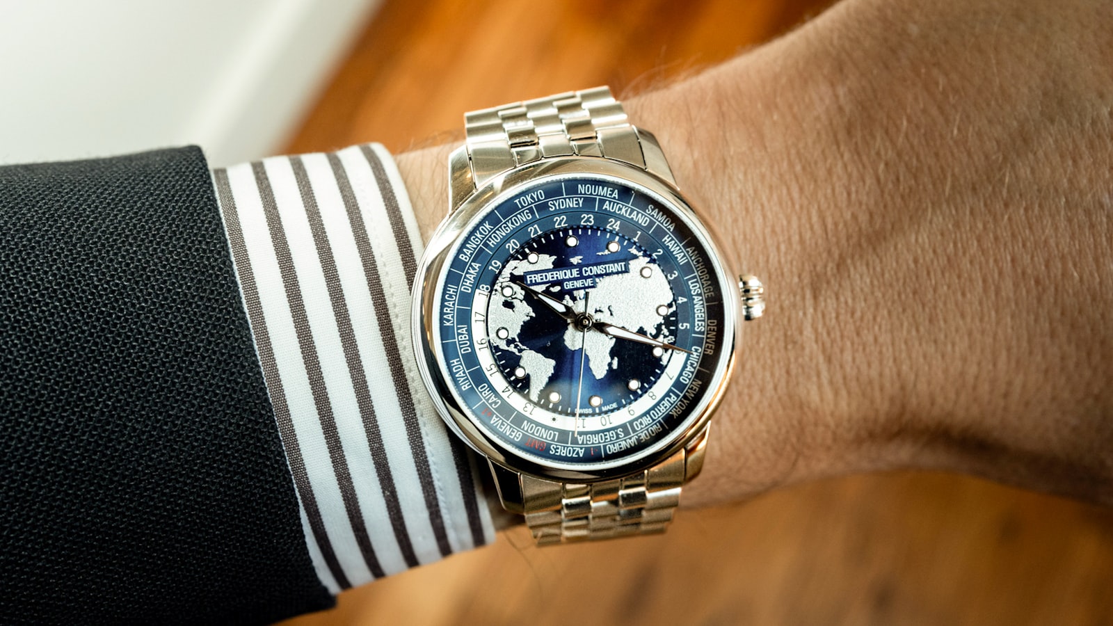 Frederique Constant заново собрала Classic Worldtimer