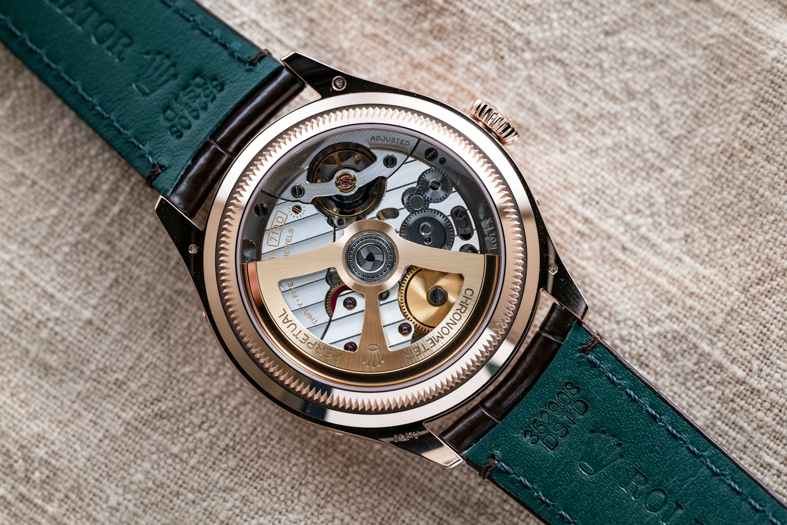 Comparison with Patek 5396R
