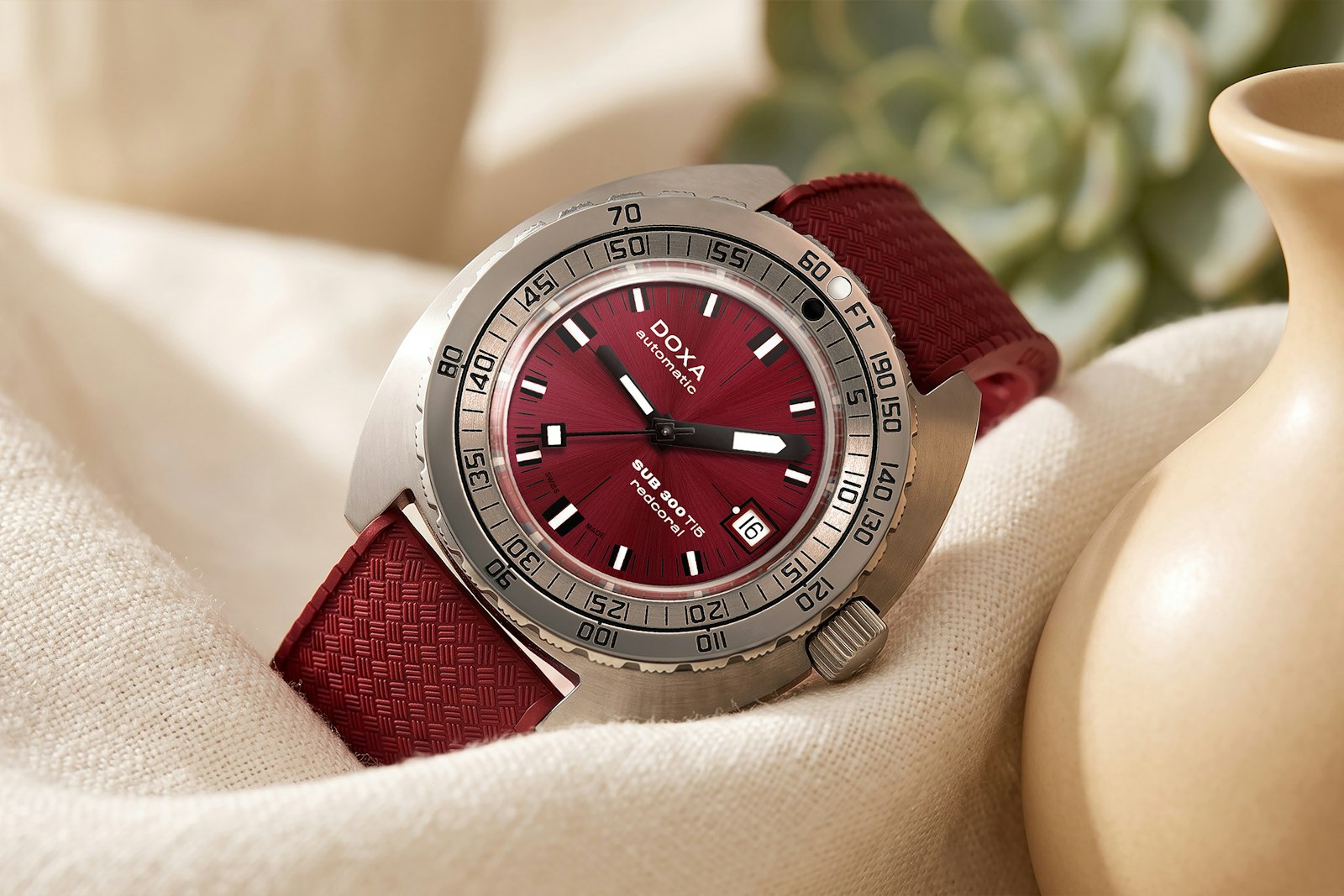 Doxa Sub 300 Ti5 Whitepearl