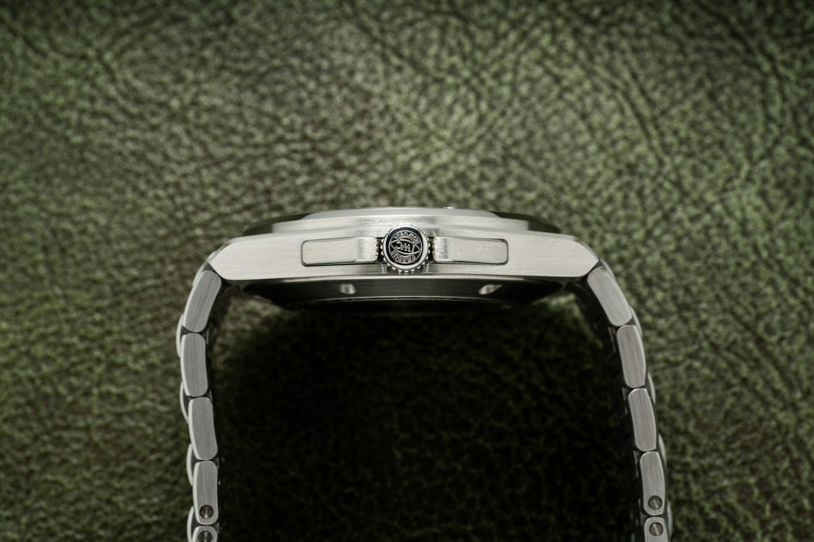 Dial close-up