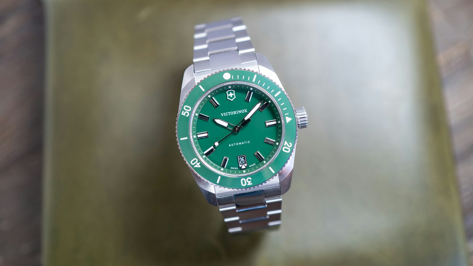 Victorinox Maverick на запястье
